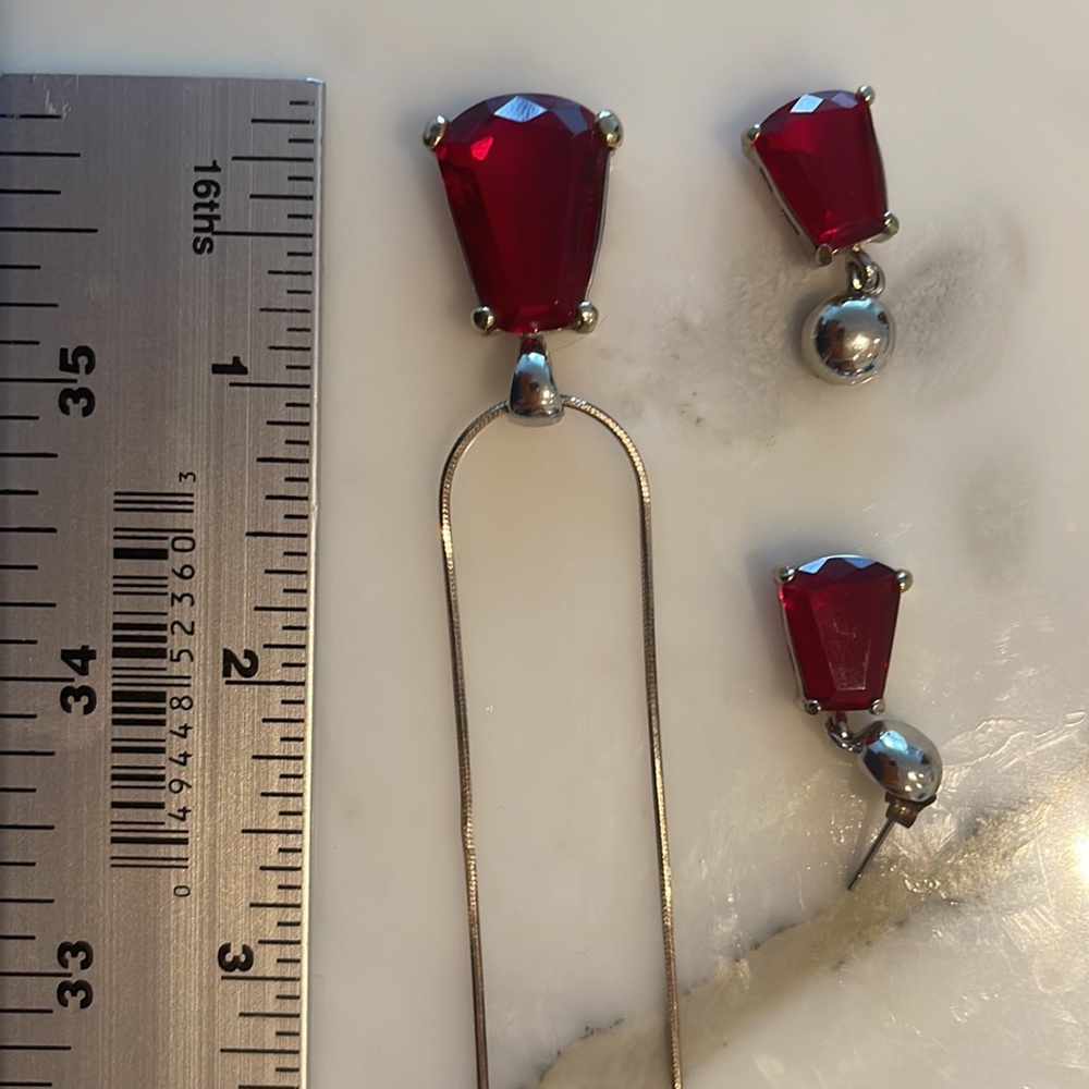 Ruby-colored crystal necklace and earring set